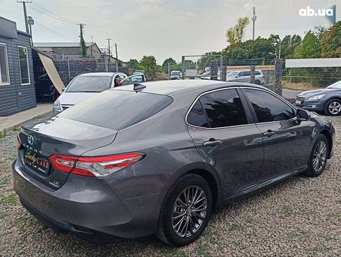 Toyota Camry 2019 - фото 8