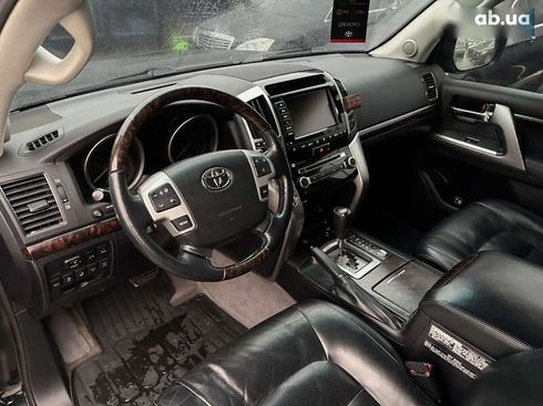 Toyota Land Cruiser 2013 - фото 21