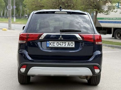 Mitsubishi Outlander 2019 - фото 10