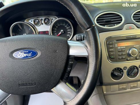 Ford Focus 2010 серый - фото 17