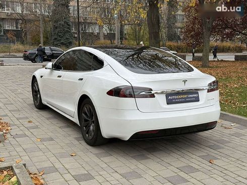 Tesla Model S 2019 - фото 11