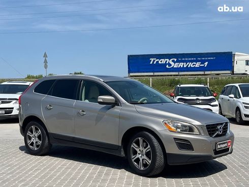 Volvo XC60 2012 серый - фото 2