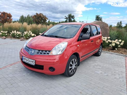 Nissan Note 2008 красный - фото 8