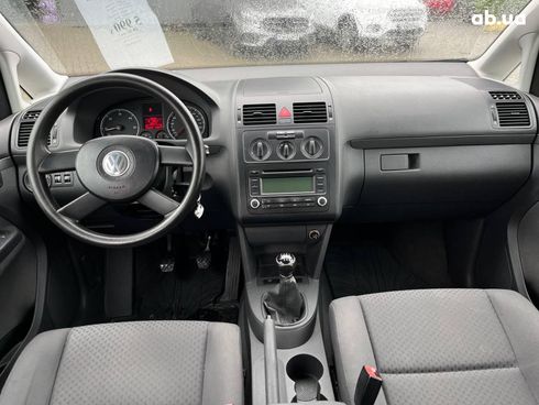 Volkswagen Touran 2005 серый - фото 25