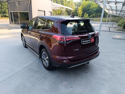 Toyota RAV4 2017 красный - фото 7