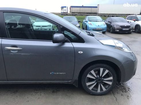 Nissan Leaf 2015 серый - фото 10