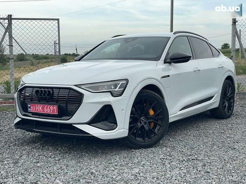 Audi E-Tron 2022 - фото 2