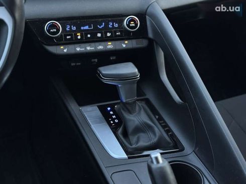 Hyundai Elantra 2022 - фото 16