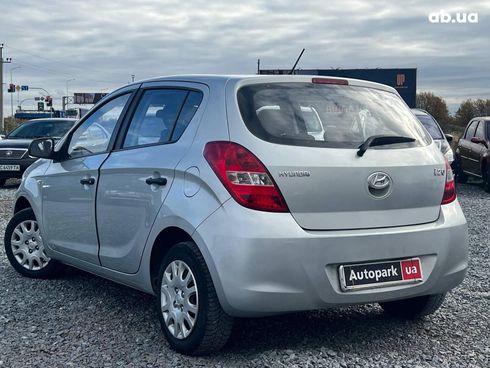 Hyundai i20 2011 серый - фото 7