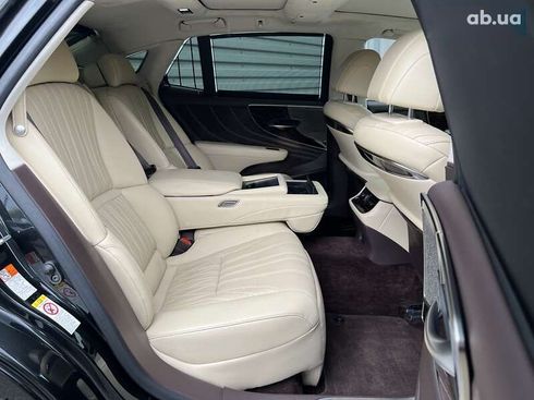 Lexus LS 2018 - фото 30
