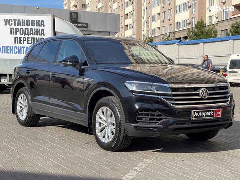 Volkswagen Touareg 2019 черный - фото 3