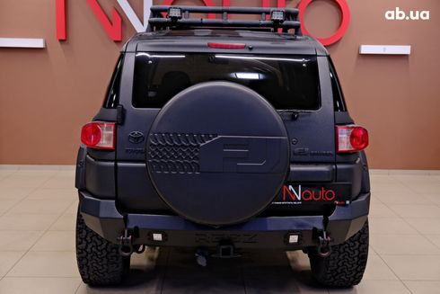 Toyota FJ Cruiser 2008 черный - фото 6