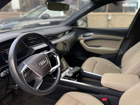 Audi E-Tron 2021 - фото 9