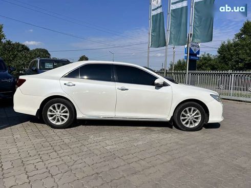 Toyota Camry 2013 - фото 4