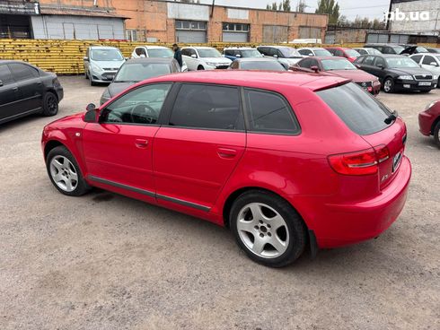 Audi A3 2005 красный - фото 4