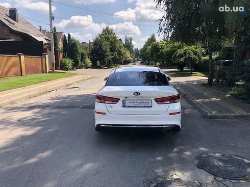 Kia K5 2017 - фото 7