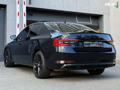 Skoda Superb 2020 - фото 22