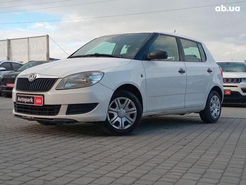 Skoda Fabia 2012 белый - фото 9