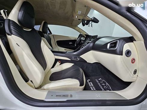 Aston Martin DB11 2018 - фото 18