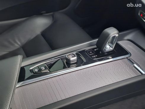 Volvo XC60 2023 черный - фото 22