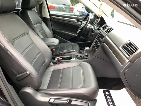 Volkswagen Passat 2017 черный - фото 26