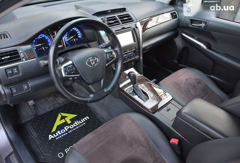 Toyota Camry 2016 - фото 11