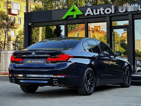 BMW 5 серия 2016 - фото 14