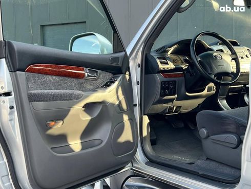 Toyota Land Cruiser Prado 2007 серый - фото 34