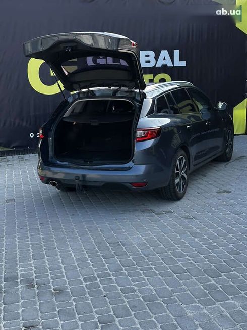 Renault Megane 2017 - фото 24