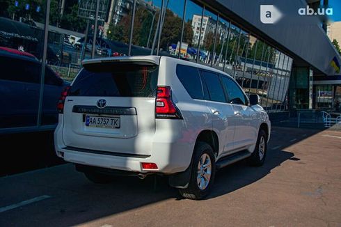 Toyota Land Cruiser Prado 2018 - фото 3