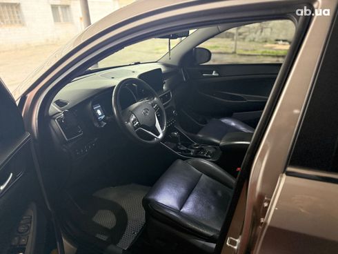 Hyundai Tucson 2019 бежевый - фото 8