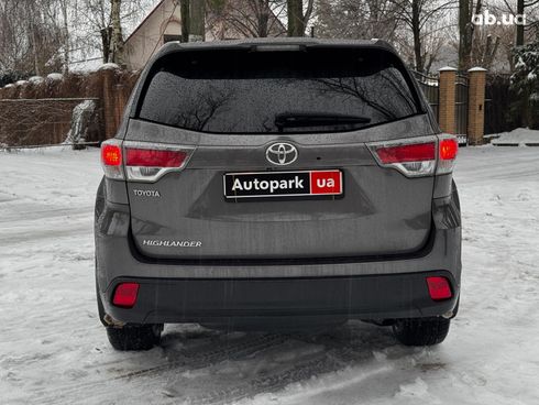Toyota Highlander 2016 серый - фото 8
