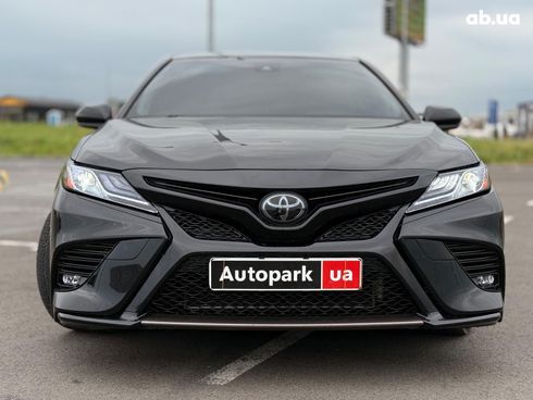 Toyota Camry 2020 черный - фото 2