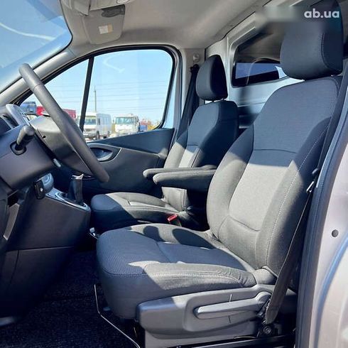Renault Trafic 2021 - фото 18