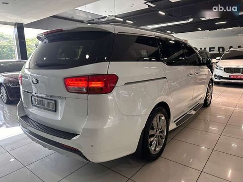 Kia Carnival 2016 - фото 4