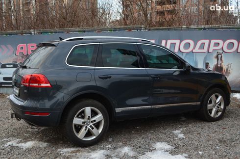 Volkswagen Touareg 2012 серый - фото 5