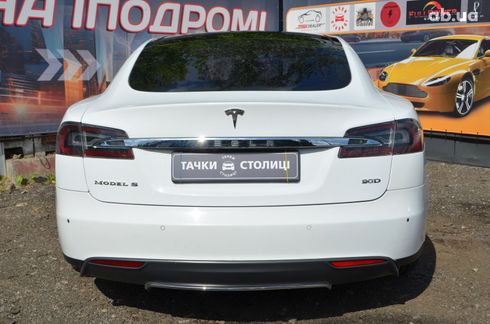 Tesla Model S 2016 белый - фото 5