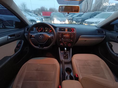 Volkswagen Jetta 2014 бежевый - фото 15