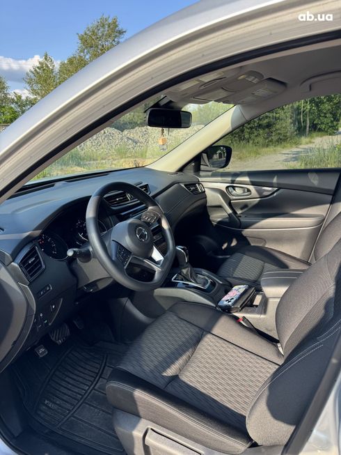 Nissan Rogue 2019 серебристый - фото 7