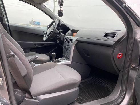 Opel Astra 2011 серый - фото 26