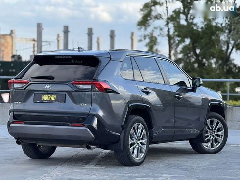 Toyota RAV4 2019 - фото 11