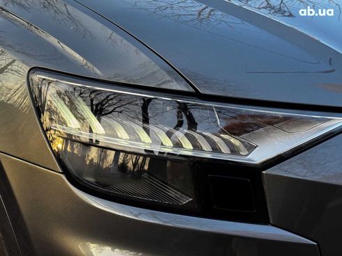 Audi Q8 2020 серый - фото 35