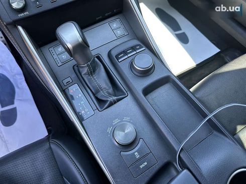 Lexus IS 2015 - фото 24