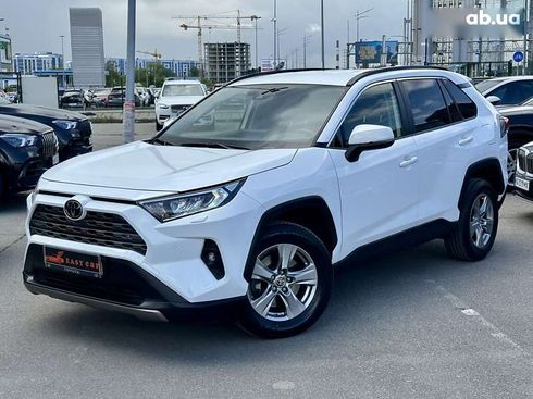 Toyota RAV4 2022 - фото 10