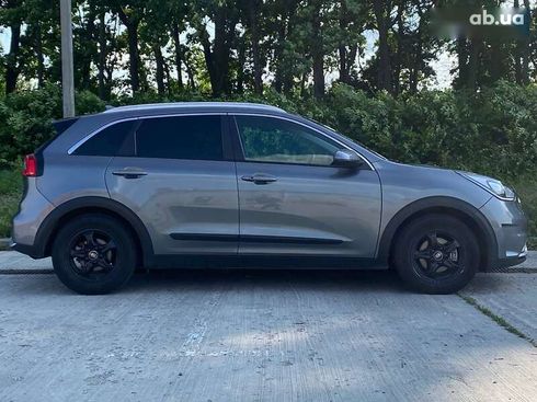 Kia Niro 2017 - фото 17