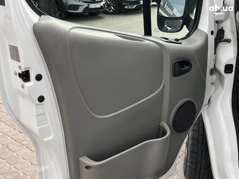 Renault Trafic 2014 белый - фото 14