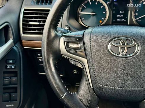 Toyota Land Cruiser Prado 2019 - фото 30