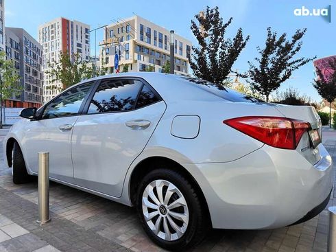 Toyota Corolla 2019 - фото 13
