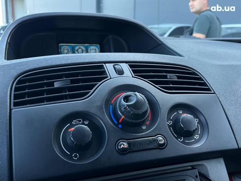 Renault Kangoo 2010 белый - фото 17