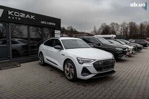 Audi E-Tron 2022 - фото 6